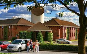 Damon'S Hotel